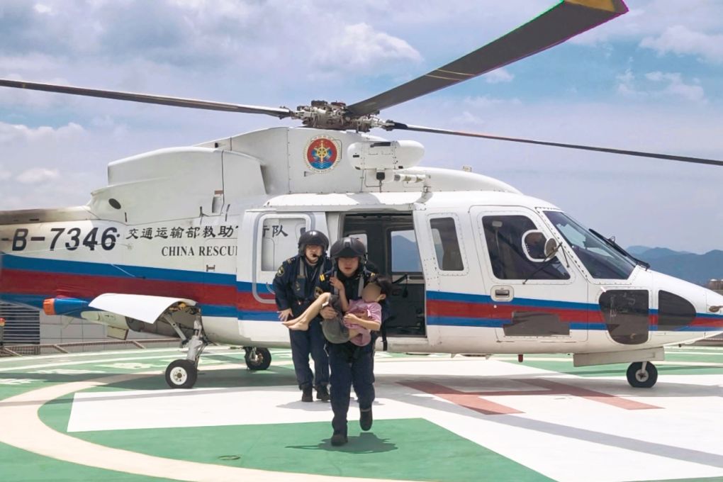 颱風來臨，他們搭起一條「空中生命線」